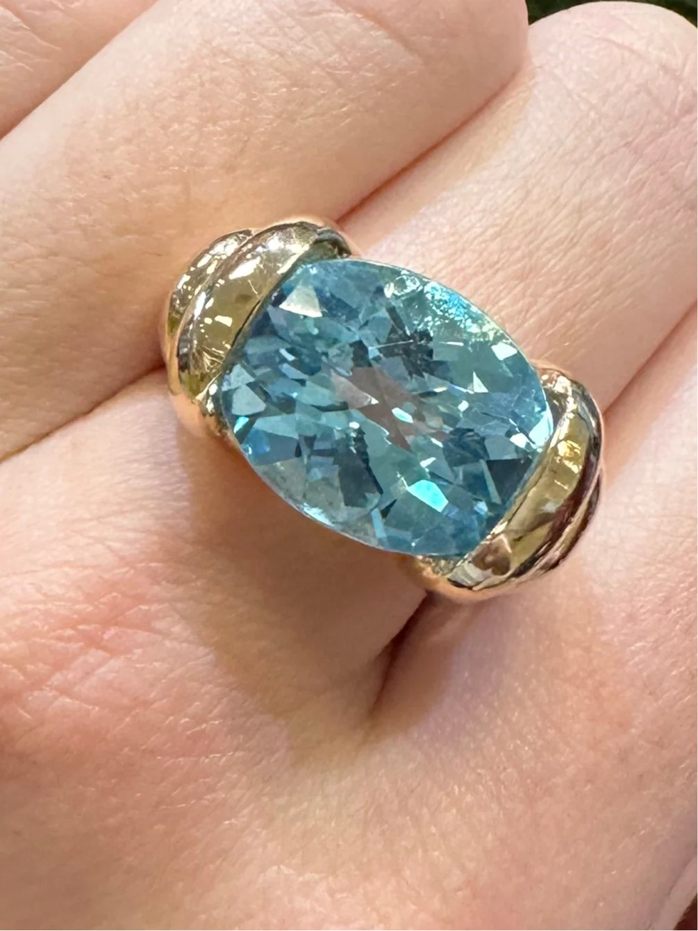14kt Oval Blue Topaz Ring