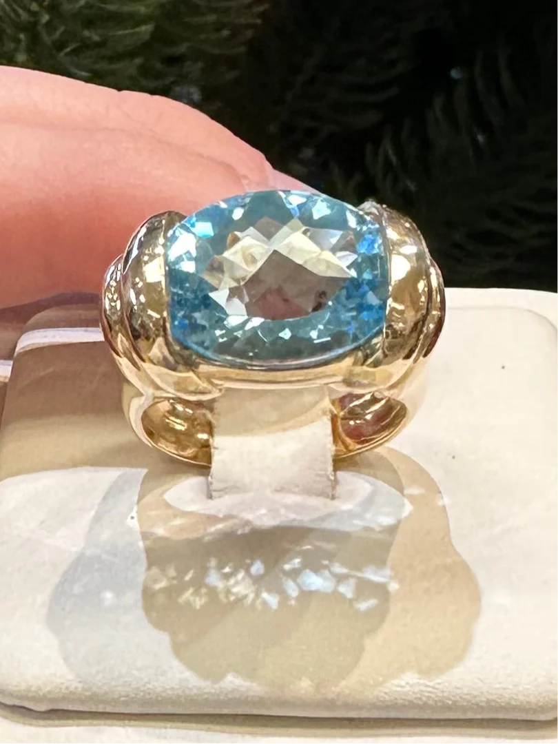 14kt Oval Blue Topaz Ring - Image 2