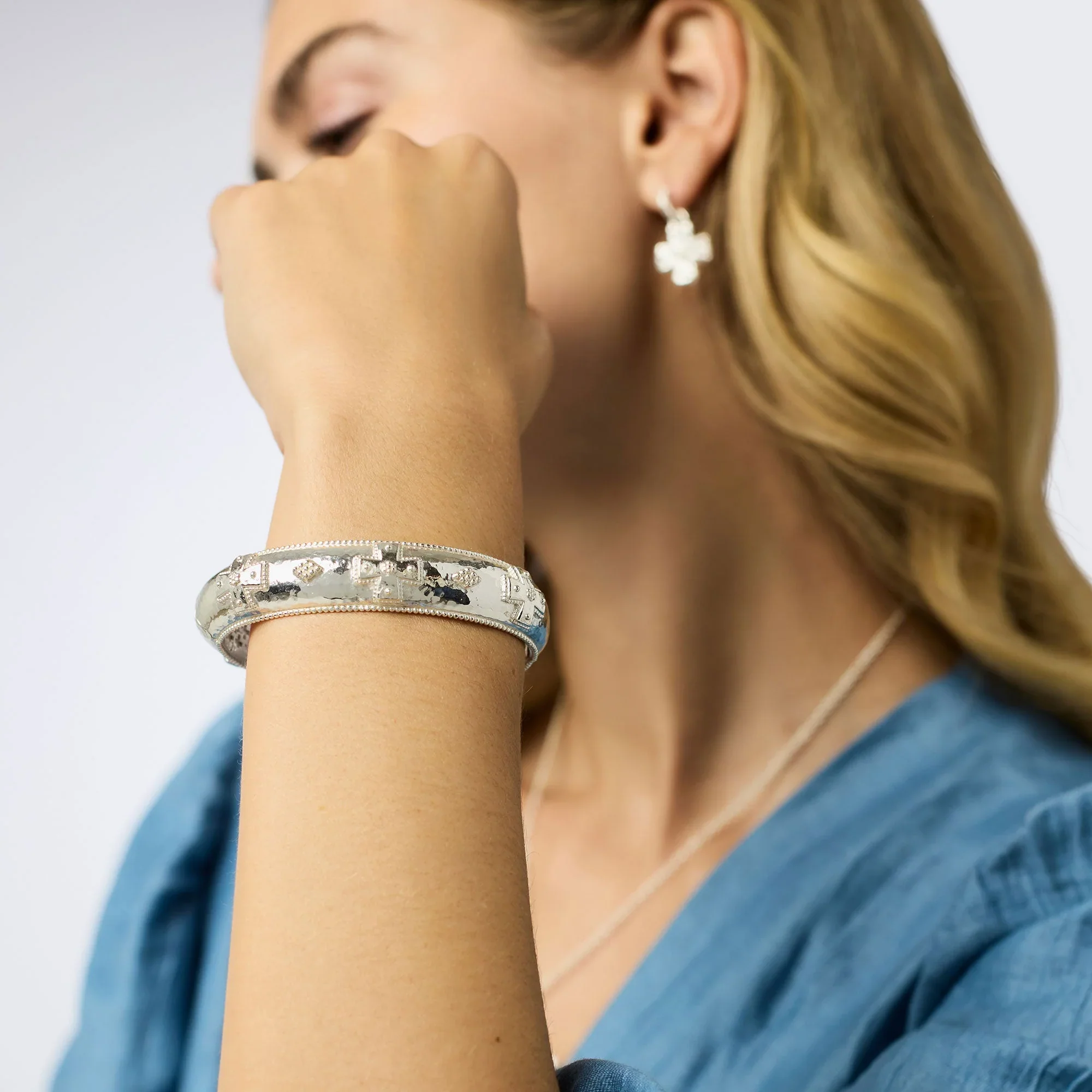 Canterbury Hinge Bangle | Silver